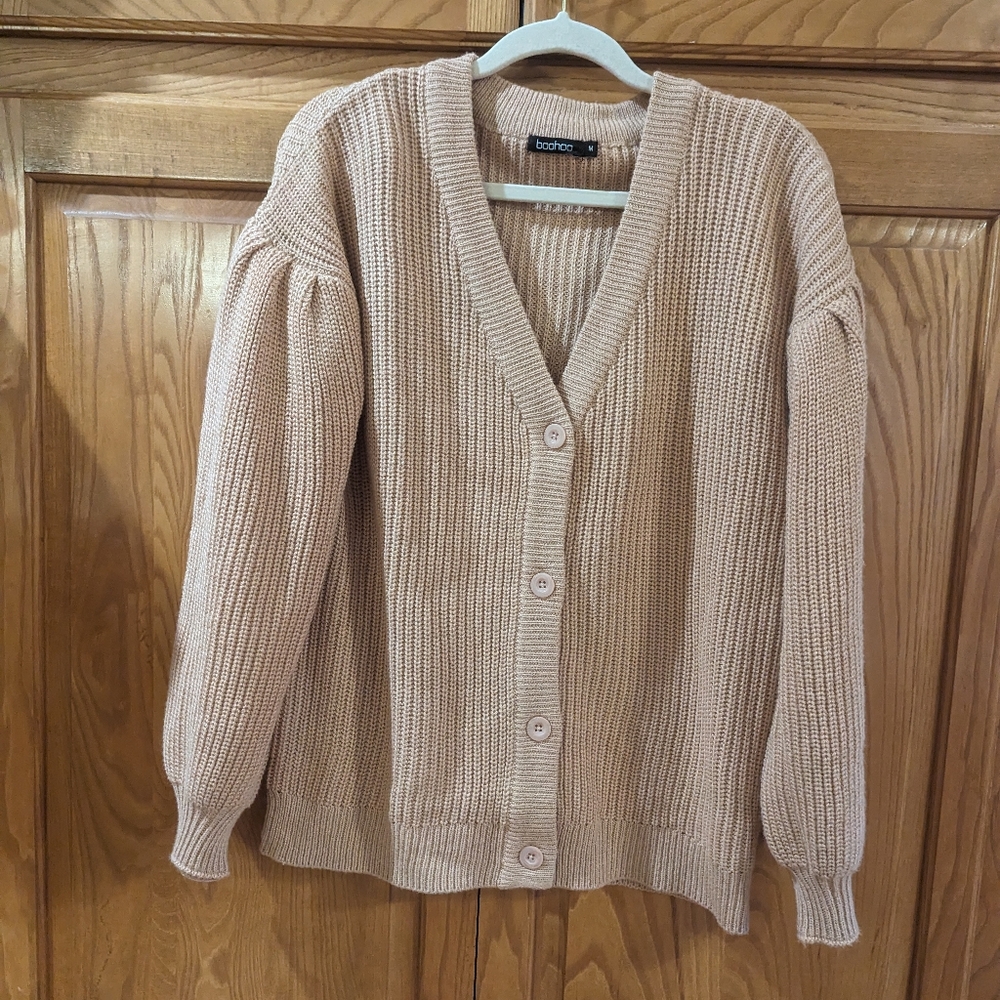 Boohoo Size Medium Cardigan in a pinkish beige
